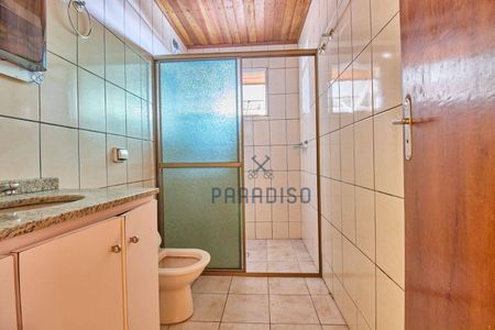 9_photo/94dcfca8a5.58506769bdfd2446-ATLAS-c9f39e1a-b010-48d5-8d1c-40c1a0ee6d83.jpg de casa à venda com 5 quartos, 250m² em Capão Raso, Curitiba