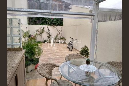 8_photo/94dcfca92d.ceff8192393c33de-ATLAS-30beeffd-e841-4e7e-bd21-c46ce4cd18dd.jpg de casa à venda com 3 quartos, 150m² em Capão Raso, Curitiba