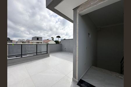 2_photo/94dcfcaa0f.2cd9404a84676b27-ATLAS-bcbdf4cc-53bc-419f-9024-de9cb7a18e00.jpg de casa à venda com 3 quartos, 170m² em Capão Raso, Curitiba