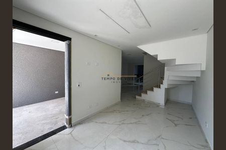 3_photo/94dcfcaa0f.2cd9404a84676b27-ATLAS-cf7be1bf-0cab-438e-8686-4f4a5c5b5e1b.jpg de casa à venda com 3 quartos, 140m² em Capão Raso, Curitiba