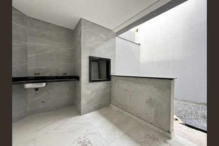 2_photo/94dcfcaa0f.810e40edf3b80a32-ATLAS-32158dcd-8bc6-4b99-b52c-4a7c39295865.jpg de casa à venda com 3 quartos, 170m² em Capão Raso, Curitiba