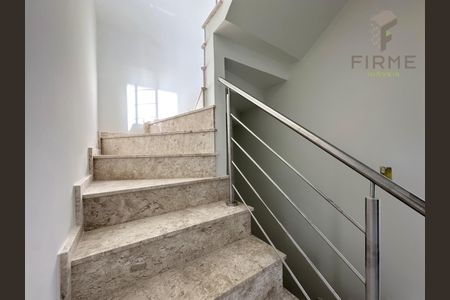 11_photo/94dcfcaa0f.810e40edf3b80a32-ATLAS-63770def-d1c9-4ea4-9c2f-decc91a94a36.jpg de casa à venda com 3 quartos, 170m² em Capão Raso, Curitiba