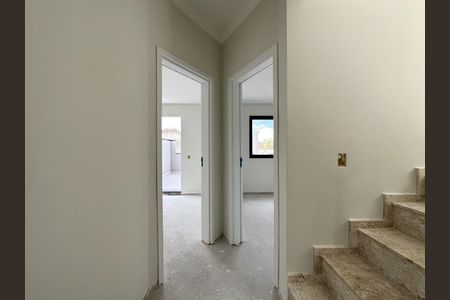 1_photo/94dcfcaa0f.810e40edf3b80a32-ATLAS-c07292bb-210a-4777-b1b1-930afbca84ca.jpg de casa à venda com 3 quartos, 170m² em Capão Raso, Curitiba