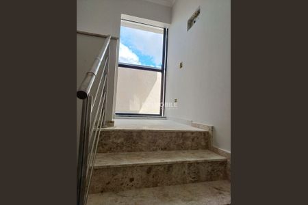 10_photo/94dcfcaa0f.c4a0bdba0b5cdebe-ATLAS-a9c11fe2-9743-46c6-ae85-b6fefc65492d.jpg de casa à venda com 3 quartos, 140m² em Capão Raso, Curitiba