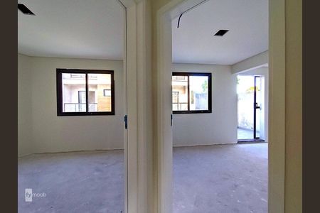 3_photo/94dcfcaa0f.ff8bc8ff8f299a91-ATLAS-082ba6a3-7c44-4750-b2df-00083508c60e.jpg de casa à venda com 3 quartos, 141m² em Capão Raso, Curitiba