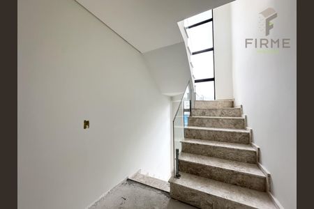 4_photo/94dcfcaa0f.ff8bc8ff8f299a91-ATLAS-0c3cc7f4-38a3-4bd5-8326-7740874615bf.jpg de casa à venda com 3 quartos, 191m² em Capão Raso, Curitiba