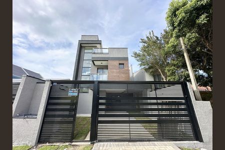 5_photo/94dcfcaa0f.ff8bc8ff8f299a91-ATLAS-1df1a879-0f12-42ee-84d1-6d5bbc068746.jpg de casa à venda com 3 quartos, 191m² em Capão Raso, Curitiba