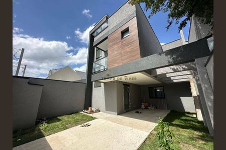 2_photo/94dcfcaa0f.ff8bc8ff8f299a91-ATLAS-33c20050-bfdf-4177-9f39-2a70ae7daf53.jpg de casa à venda com 3 quartos, 141m² em Capão Raso, Curitiba