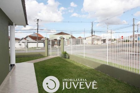 9_photo/94dcfcaa29.131c711fc740dfc3-ATLAS-08c0d32d-d69c-46e1-a278-1cbd3ed31fc0.jpg de casa à venda com 3 quartos, 300m² em Capão Raso, Curitiba