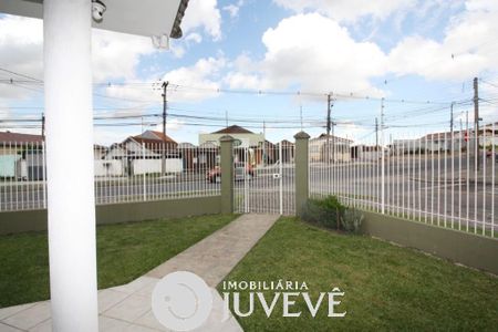 9_photo/94dcfcaa29.131c711fc740dfc3-ATLAS-2851a584-220f-4fee-af7b-287bdebc7cd5.jpg de casa à venda com 3 quartos, 300m² em Capão Raso, Curitiba