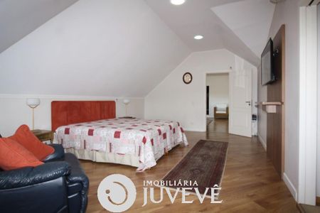 3_photo/94dcfcaa29.131c711fc740dfc3-ATLAS-56d0f5e6-4484-47fa-9162-af7ce6a14daf.jpg de casa à venda com 3 quartos, 300m² em Capão Raso, Curitiba