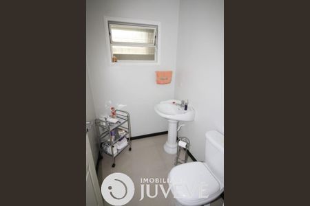 7_photo/94dcfcaa29.131c711fc740dfc3-ATLAS-780feeba-ceae-4167-b196-8402293eeade.jpg de casa à venda com 3 quartos, 300m² em Capão Raso, Curitiba