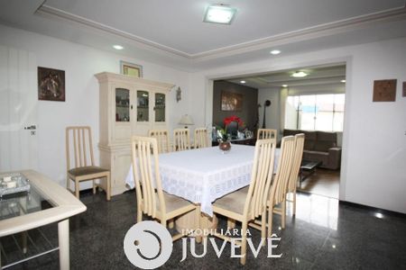 42_photo/94dcfcaa29.131c711fc740dfc3-ATLAS-ddf621c7-7fcc-45f4-9ef8-bdc5cd14690c.jpg de casa à venda com 3 quartos, 300m² em Capão Raso, Curitiba