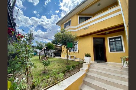 11_photo/94dcfcaa31.86fa7c56df5ec564-ATLAS-29f2204a-2b1e-449f-ab89-0fb4d6a592c2.jpg de casa à venda com 3 quartos, 180m² em Capão Raso, Curitiba