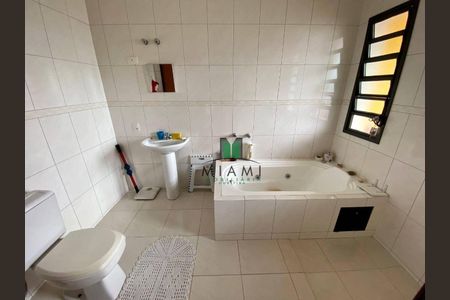 7_photo/94dcfcaa31.86fa7c56df5ec564-ATLAS-58d5c6f7-1493-4b5b-b092-3350e5dc61ee.jpg de casa à venda com 3 quartos, 180m² em Capão Raso, Curitiba