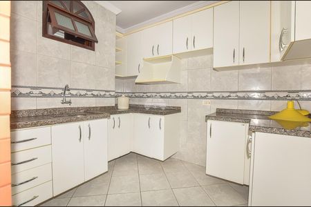 18_photo/94dcfcaa6b.e6c5309fd1607d84-ATLAS-1ee02205-9245-4941-a876-5f1bb6c8d39d.jpg de casa à venda com 4 quartos, 270m² em Capão Raso, Curitiba