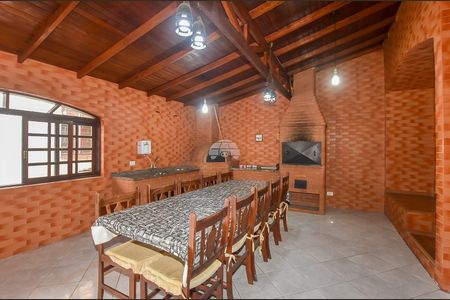 15_photo/94dcfcaa6b.e6c5309fd1607d84-ATLAS-3e253cee-a5a0-49af-acfb-7c52aef157c1.jpg de casa à venda com 4 quartos, 270m² em Capão Raso, Curitiba