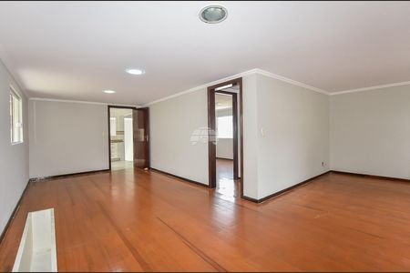 50_photo/94dcfcaa6b.e6c5309fd1607d84-ATLAS-3ef20bed-6a97-4d74-bb5e-3ef0c2270b9a.jpg de casa à venda com 4 quartos, 270m² em Capão Raso, Curitiba