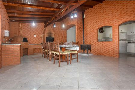 12_photo/94dcfcaa6b.e6c5309fd1607d84-ATLAS-75d59fd5-f27b-4d00-9285-73a5a1333f0d.jpg de casa à venda com 4 quartos, 270m² em Capão Raso, Curitiba