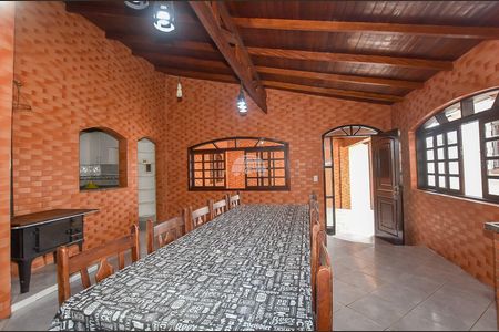 16_photo/94dcfcaa6b.e6c5309fd1607d84-ATLAS-8ba82a21-56dd-43c0-81c9-410af3046b8d.jpg de casa à venda com 4 quartos, 270m² em Capão Raso, Curitiba