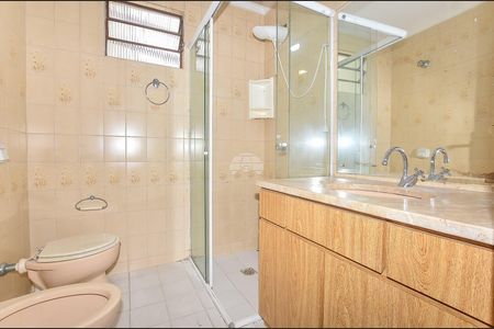 37_photo/94dcfcaa6b.e6c5309fd1607d84-ATLAS-b1e09e53-05d5-406c-b925-67f603496db6.jpg de casa à venda com 4 quartos, 270m² em Capão Raso, Curitiba