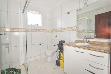 42_photo/94dcfcaa6b.e6c5309fd1607d84-ATLAS-dd9c5b68-a769-4c6a-9af0-d65df8e785a8.jpg de casa à venda com 4 quartos, 270m² em Capão Raso, Curitiba