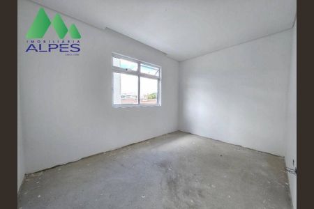 8_photo/94dcfcaa6f.615e17fc0c3e4f77-ATLAS-570d7f54-4a88-4334-b405-39003959c13e.jpg de casa à venda com 3 quartos, 128m² em Capão Raso, Curitiba