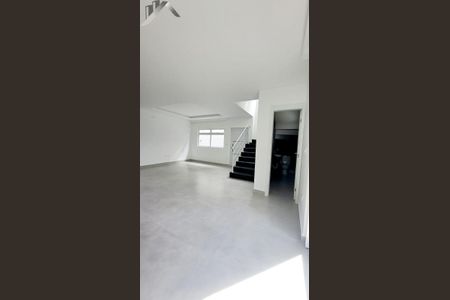 10_photo/94dcfcaa71.7c86bb93d584bd92-ATLAS-4ee79e87-c9e6-467f-8af5-98957aeea287.jpg de casa à venda com 3 quartos, 129m² em Capão Raso, Curitiba