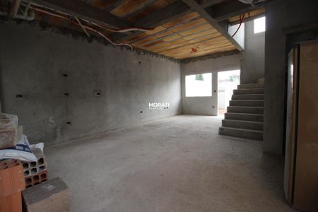 5_photo/94dcfcaa71.8e927f3430f5a69c-ATLAS-dcac273f-4d37-46e5-943c-77e245ebc1c6.jpg de casa à venda com 3 quartos, 129m² em Capão Raso, Curitiba