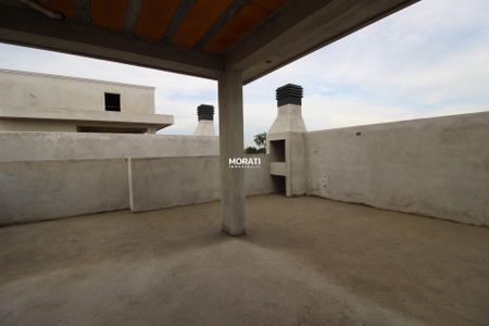 3_photo/94dcfcaa71.8e927f3430f5a69c-ATLAS-f9109140-a531-4e02-bf81-3bec4e12485e.jpg de casa à venda com 3 quartos, 129m² em Capão Raso, Curitiba