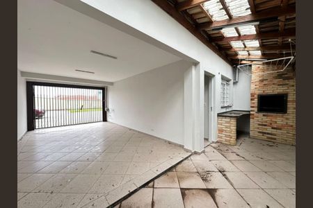 6_photo/94dcfcaa85.17fdfd09211f5d4b-ATLAS-5344a8f8-1bde-4081-8c87-fe77f8974650.jpg de casa à venda com 3 quartos, 128m² em Capão Raso, Curitiba