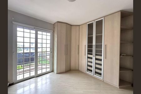 11_photo/94dcfcaa85.17fdfd09211f5d4b-ATLAS-8f1e87a5-9f71-482a-9d53-aa2f1b6a322f.jpg de casa à venda com 3 quartos, 128m² em Capão Raso, Curitiba