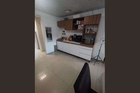 16_photo/94dcfcaab3.6bc6d6e3d41508d6-ATLAS-0518eb7d-6e9b-46c4-b39c-4c893188f90f.jpg de casa à venda com 2 quartos, 48m² em Novo Mundo, Curitiba