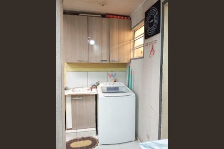 3_photo/94dcfcaab5.685d11884b71404d-ATLAS-3e71bbc6-d976-46a2-bc38-25fbb0d8ba10.jpg de casa à venda com 2 quartos, 65m² em Novo Mundo, Curitiba