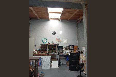 4_photo/94dcfcaab5.685d11884b71404d-ATLAS-4c8715b8-c7ec-418f-9a3d-8698ebcd6860.jpg de casa à venda com 2 quartos, 65m² em Novo Mundo, Curitiba