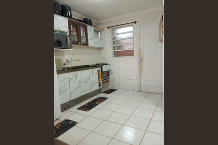 8_photo/94dcfcaab5.685d11884b71404d-ATLAS-df1de2b9-cfed-4654-b745-b50b49a46a0a.jpg de casa à venda com 2 quartos, 65m² em Novo Mundo, Curitiba