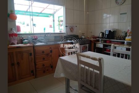 11_photo/94dcfcab99.e4f3ef45a7b35f47-ATLAS-718ceb0b-9209-43d2-a081-9f8d85f6e159.jpg de casa à venda com 3 quartos, 202m² em Capão Raso, Curitiba