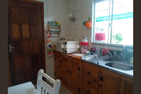 2_photo/94dcfcab99.e4f3ef45a7b35f47-ATLAS-c1f99c14-4c8e-4ac8-8969-b780953f2fc6.jpg de casa à venda com 3 quartos, 202m² em Capão Raso, Curitiba