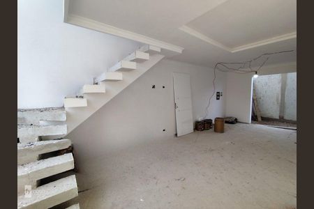 4_photo/94dcfcac45.5ac04812a8b0d000-ATLAS-acb1f752-16b0-431f-bc1f-5b2aae94066b.jpg de casa à venda com 3 quartos, 169m² em Capão Raso, Curitiba