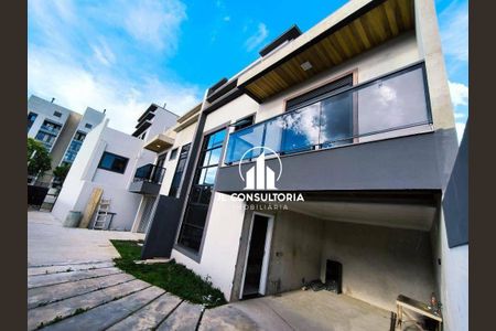 5_photo/94dcfcac45.cbbfd4a03055828f-ATLAS-3e398382-7979-4ce3-a8b6-e65bc6038e34.jpg de casa à venda com 4 quartos, 172m² em Capão Raso, Curitiba