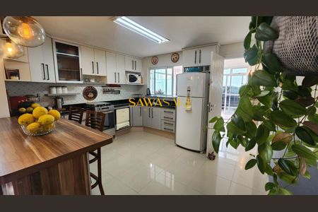 6_photo/94dcfcad1d.7a37549eceeba21f-ATLAS-773a80e5-7ddb-4d7d-b128-ec2f7cecb6d3.jpg de casa à venda com 3 quartos, 206m² em Capão Raso, Curitiba