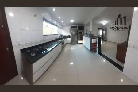 8_photo/94dcfcad1f.d55b36f64ebf45c1-ATLAS-1973c655-2be7-45b1-9898-e414b348495b.jpg de casa à venda com 5 quartos, 500m² em Capão Raso, Curitiba