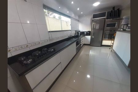 9_photo/94dcfcad1f.d55b36f64ebf45c1-ATLAS-7521bc5e-74f5-449c-9bca-d78939af9155.jpg de casa à venda com 5 quartos, 500m² em Capão Raso, Curitiba