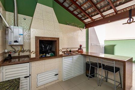 16_photo/94dcfcad3b.b60f5a7682bed42c-ATLAS-71f97a03-49b0-4617-9144-707a48d09d62.jpg de casa à venda com 4 quartos, 165m² em Capão Raso, Curitiba
