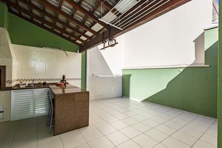 18_photo/94dcfcad3b.b60f5a7682bed42c-ATLAS-bf1f3e6a-a91a-4a36-afc9-d57bde280550.jpg de casa à venda com 4 quartos, 165m² em Capão Raso, Curitiba