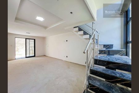 4_photo/94dcfcad81.efccb424372d873d-ATLAS-96af2368-5dba-4f82-a5e4-b4acf3b05e0e.jpg de casa à venda com 3 quartos, 140m² em Capão Raso, Curitiba