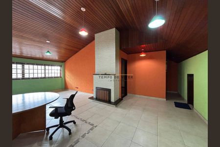30_photo/94dcfcad9b.5643fbd61cecba51-ATLAS-33f39071-ad10-4624-8fe4-1d1358c201b9.jpg de casa à venda com 5 quartos, 400m² em Capão Raso, Curitiba