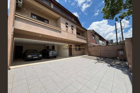 3_photo/94dcfcad9b.5643fbd61cecba51-ATLAS-65c0c569-9334-4df9-9a31-0ec55df0a5e4.jpg de casa à venda com 5 quartos, 400m² em Capão Raso, Curitiba