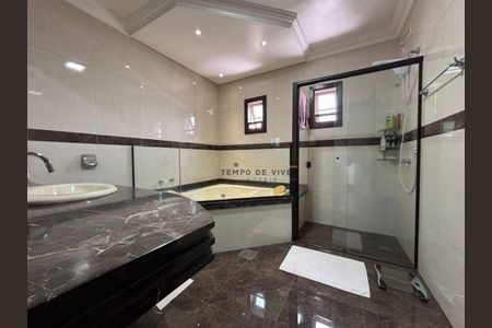 18_photo/94dcfcad9b.5643fbd61cecba51-ATLAS-afdc663f-00bd-4d58-9e7a-0e937d6613ea.jpg de casa à venda com 5 quartos, 400m² em Capão Raso, Curitiba