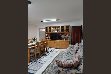 5_photo/94dcfcae0d.a15f321e408d66f6-ATLAS-1280befb-ceb4-42a1-a73c-582c71c8203d.jpg de casa à venda com 4 quartos, 285m² em Capão Raso, Curitiba